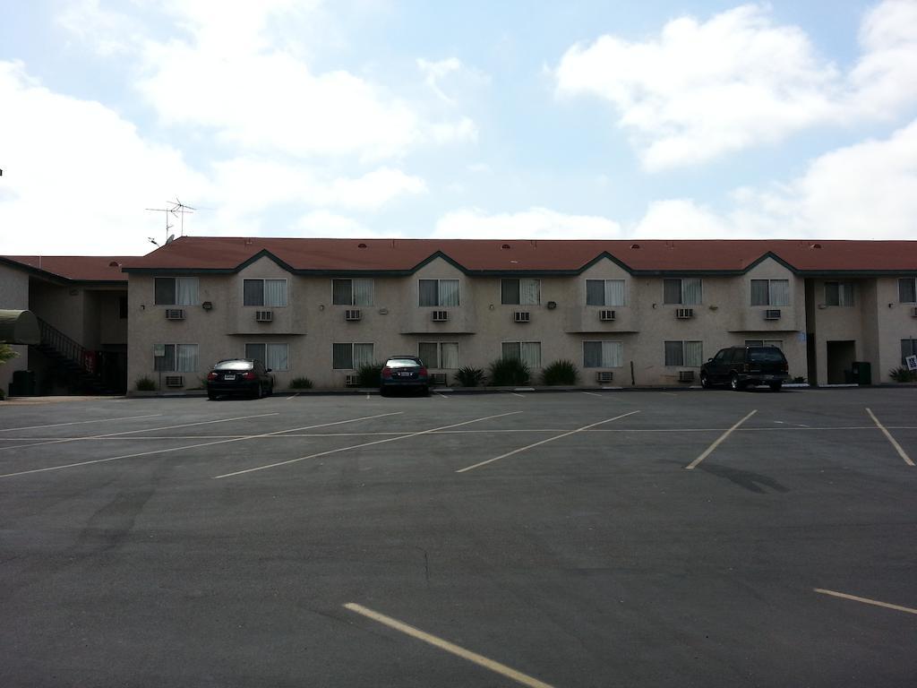 Super 8 By Wyndham San Diego/Imperial Beach Exterior photo