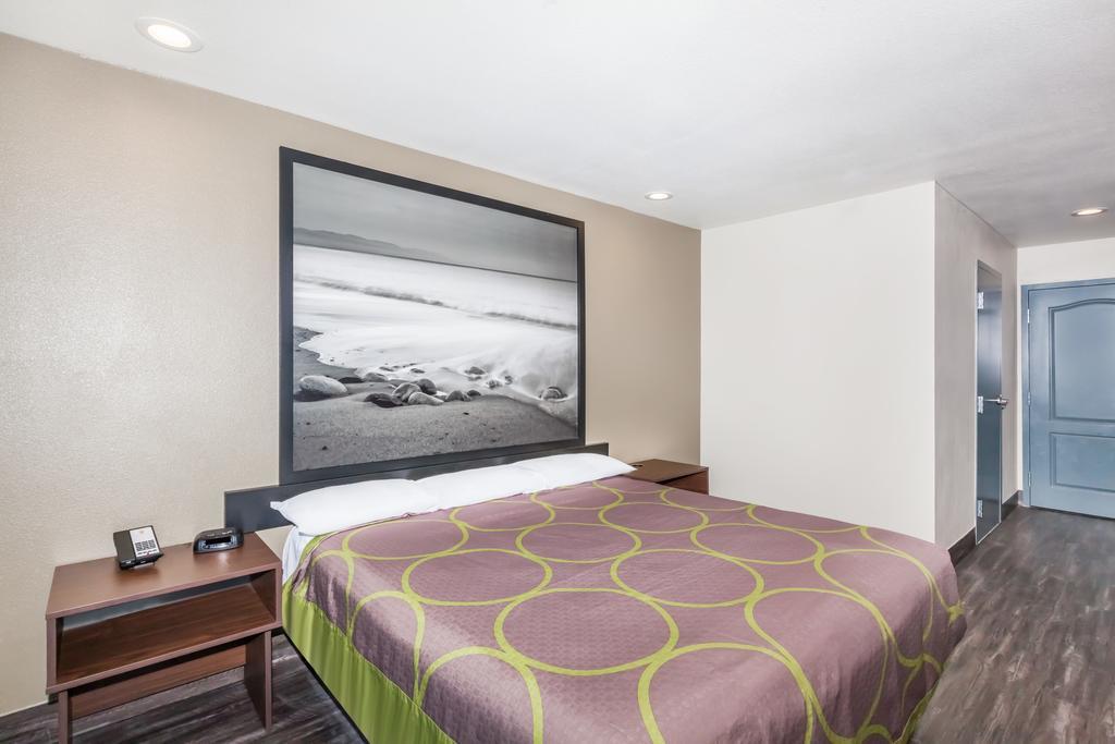 Super 8 By Wyndham San Diego/Imperial Beach Exterior photo