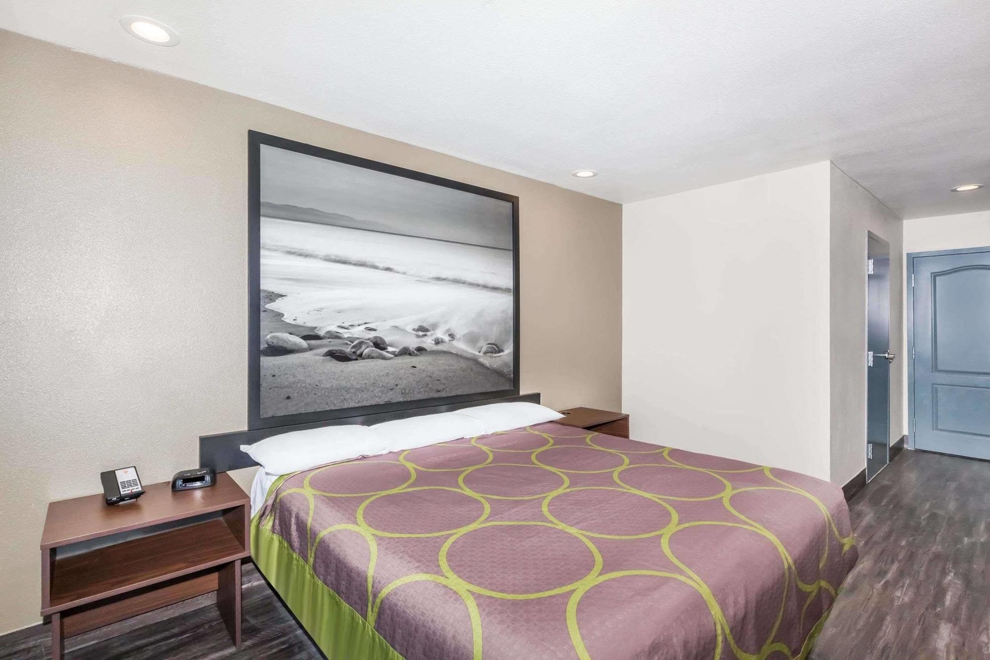 Super 8 By Wyndham San Diego/Imperial Beach Exterior photo